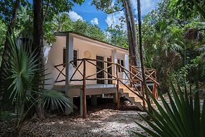 Jolie Jungle Eco Hotel