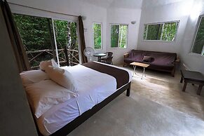 Jolie Jungle Eco Hotel