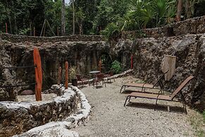Jolie Jungle Eco Hotel