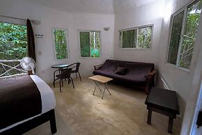 Jolie Jungle Eco Hotel