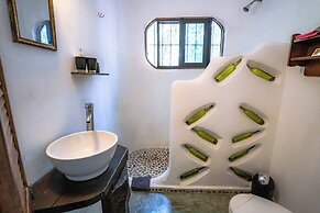 Jolie Jungle Eco Hotel
