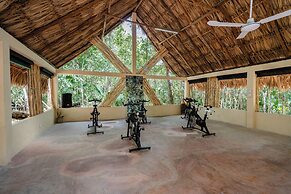 Jolie Jungle Eco Hotel