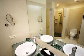 Sintesa Peninsula Hotel Manado
