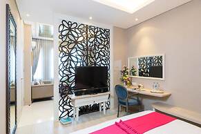 Royal City Hotel
