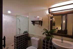 Anoma Boutique House
