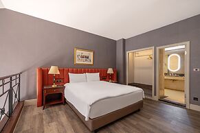 Lakeshore Hotel