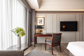 Lakeshore Hotel