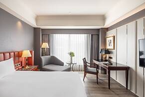 Lakeshore Hotel
