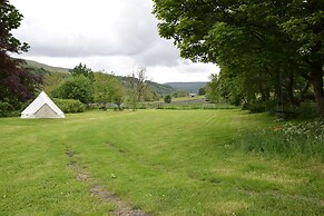 Sweetbriar Cottage B&B and Camping