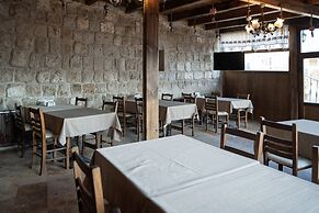 Grand Cave Suites