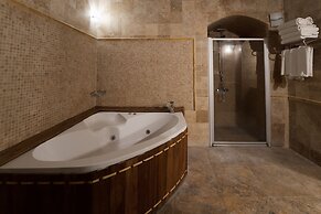 Grand Cave Suites