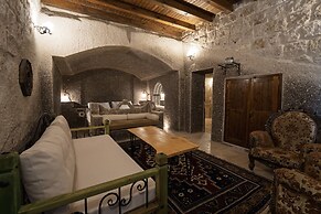 Grand Cave Suites