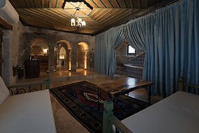 Grand Cave Suites