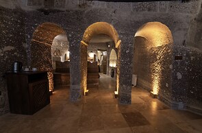 Grand Cave Suites