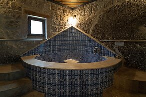 Grand Cave Suites