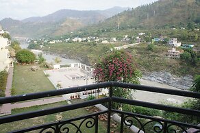 Riverside Resort
