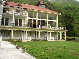 Riverside Resort