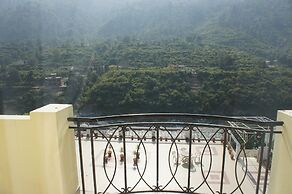 Riverside Resort