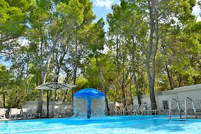 Sira Resort