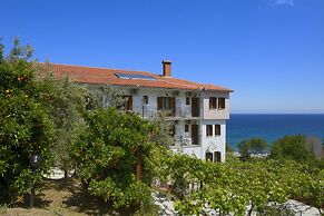 Hotel Agnadi-Horefto