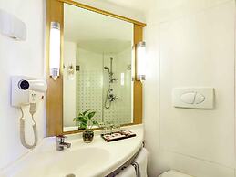 ibis Surabaya City Center