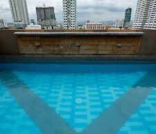 V Hotel
