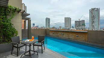 V Hotel