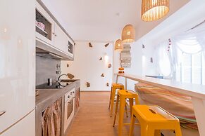 Kouros Home Hotel