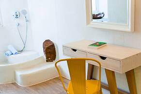 Kouros Home Hotel