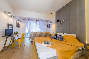 Kouros Home Hotel