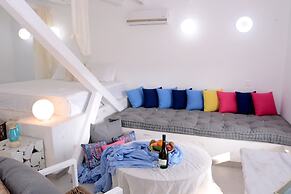 Kouros Home Hotel