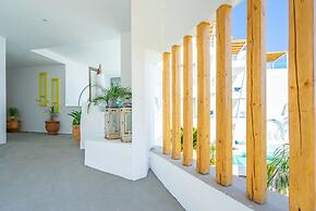 Kouros Home Hotel