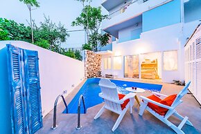 Kouros Home Hotel