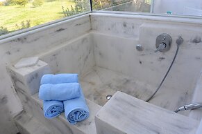 Kouros Home Hotel