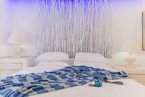 Kouros Home Hotel
