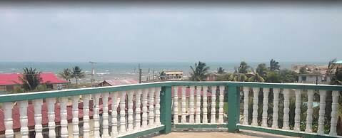 Chaleanor Hotel
