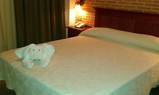 Hotel Toral