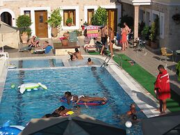 APOLLO CITY HOTEL