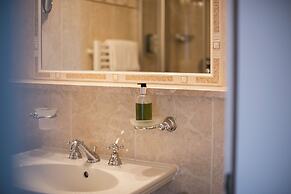 SCHLOSS PLARS Wine & Suites