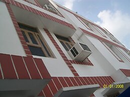Hotel Viraat Inn