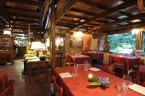 Ai Cadelach Hotel Giulia