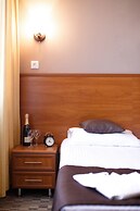 Raduzhny Hotel
