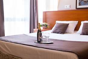 Raduzhny Hotel