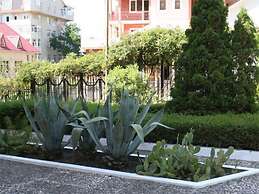 Raduzhny Hotel