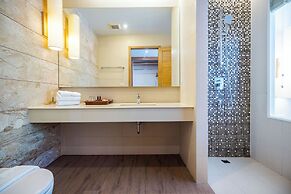 Ayrest Hotel