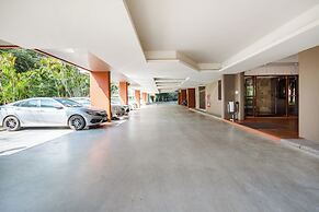 Ayrest Hotel