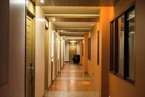 Ayrest Hotel