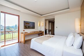 Ayrest Hotel