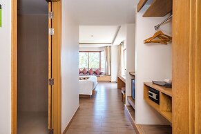 Ayrest Hotel