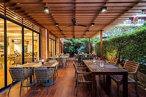 Ayrest Hotel